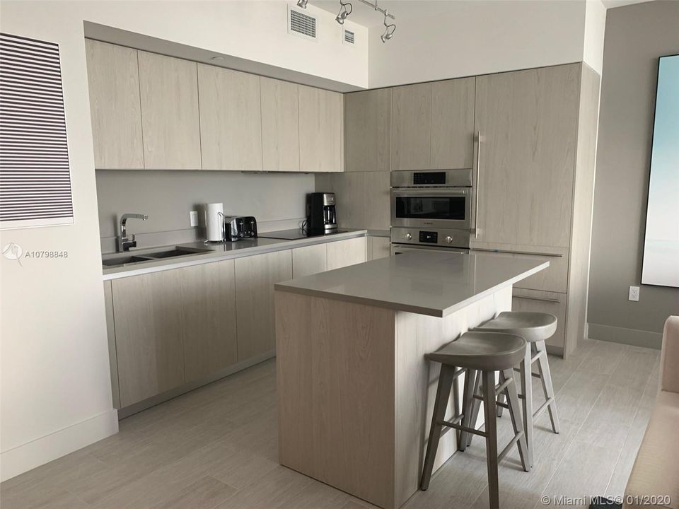 Недавно арендовано: $3,500 (1 спален, 1 ванн, 0 Квадратных фут)