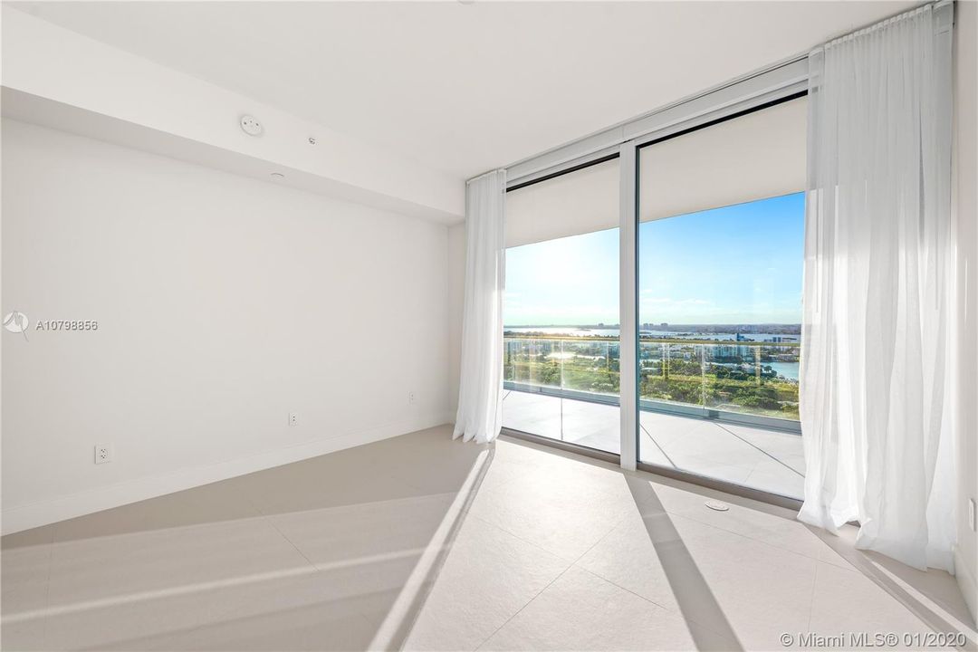 Recently Rented: $30,000 (3 beds, 4 baths, 3992 Square Feet)