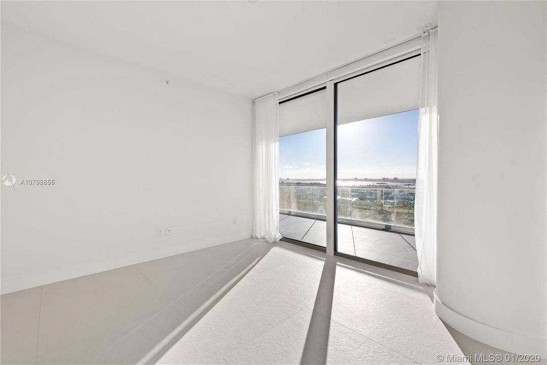 Recently Rented: $30,000 (3 beds, 4 baths, 3992 Square Feet)