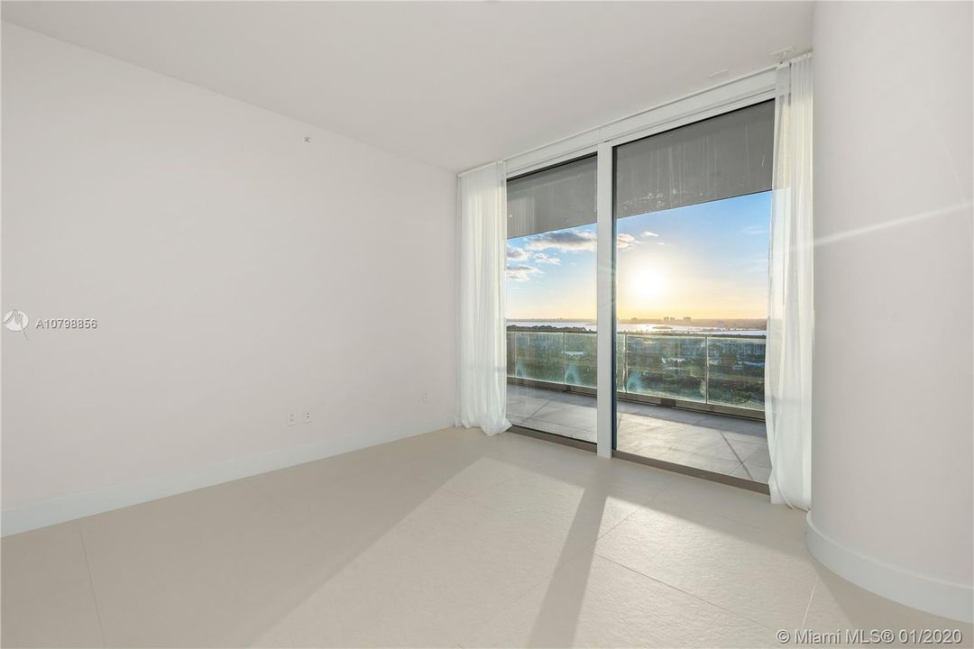 Recently Rented: $30,000 (3 beds, 4 baths, 3992 Square Feet)