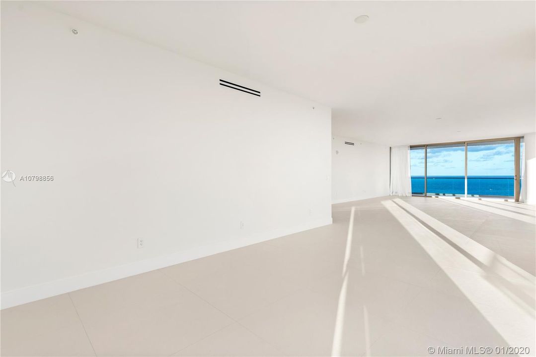 Recently Rented: $30,000 (3 beds, 4 baths, 3992 Square Feet)