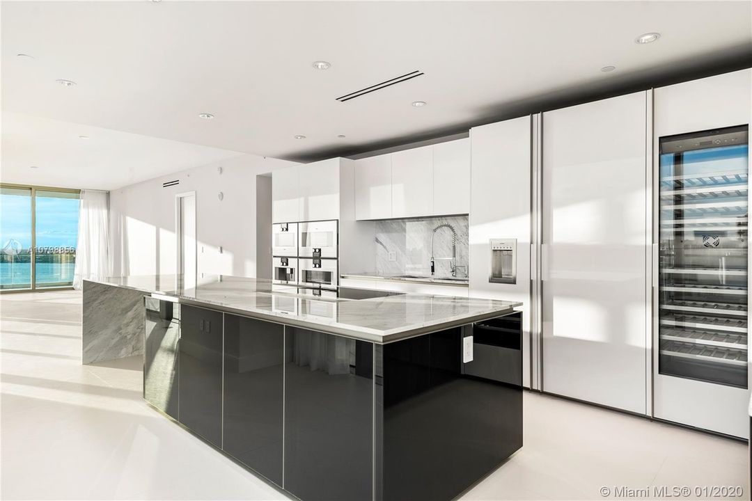 Recently Rented: $30,000 (3 beds, 4 baths, 3992 Square Feet)