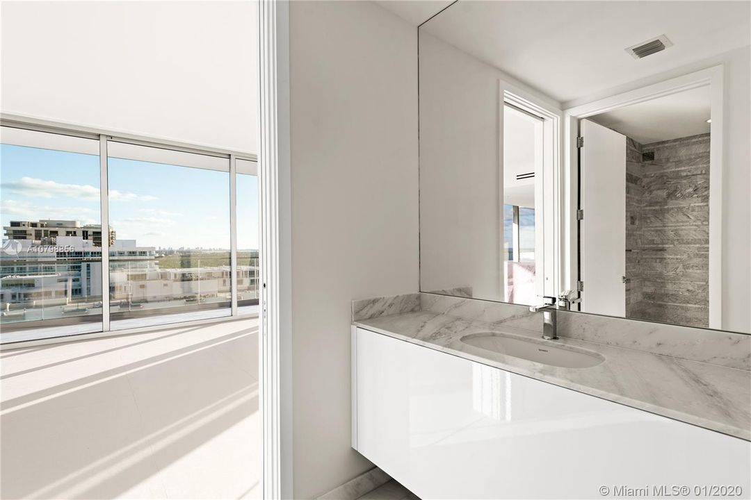 Recently Rented: $30,000 (3 beds, 4 baths, 3992 Square Feet)