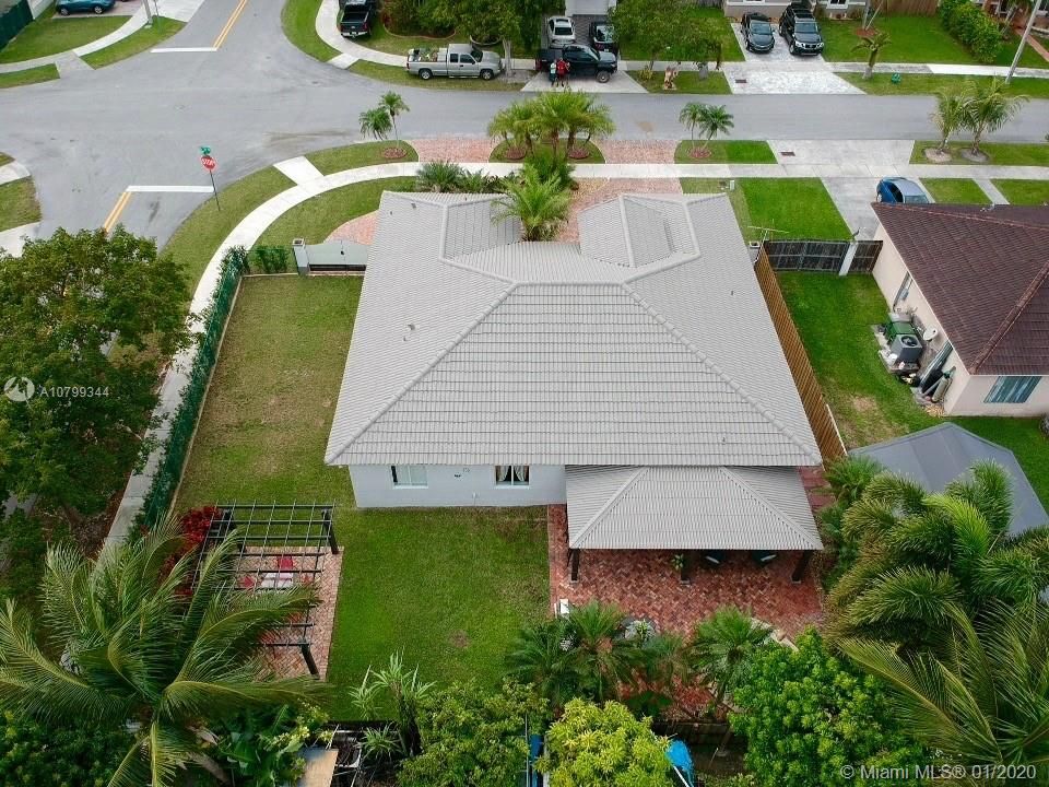 Vendido Recientemente: $358,000 (3 camas, 2 baños, 1833 Pies cuadrados)