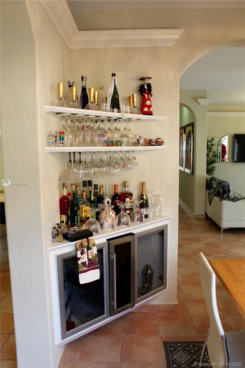 Vendido Recientemente: $358,000 (3 camas, 2 baños, 1833 Pies cuadrados)