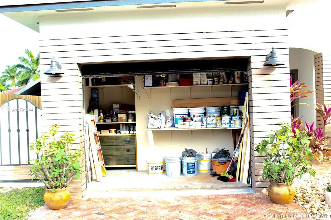 Vendido Recientemente: $358,000 (3 camas, 2 baños, 1833 Pies cuadrados)