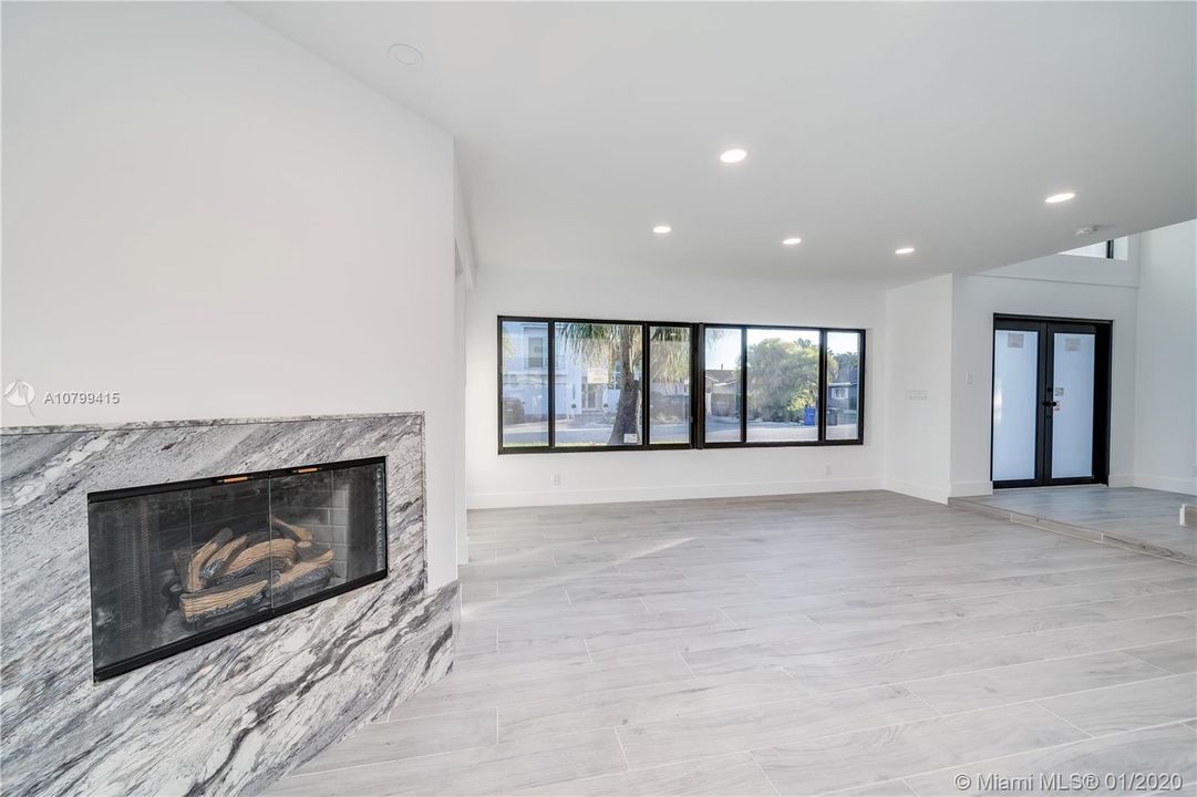 Vendido Recientemente: $1,375,000 (4 camas, 3 baños, 2946 Pies cuadrados)