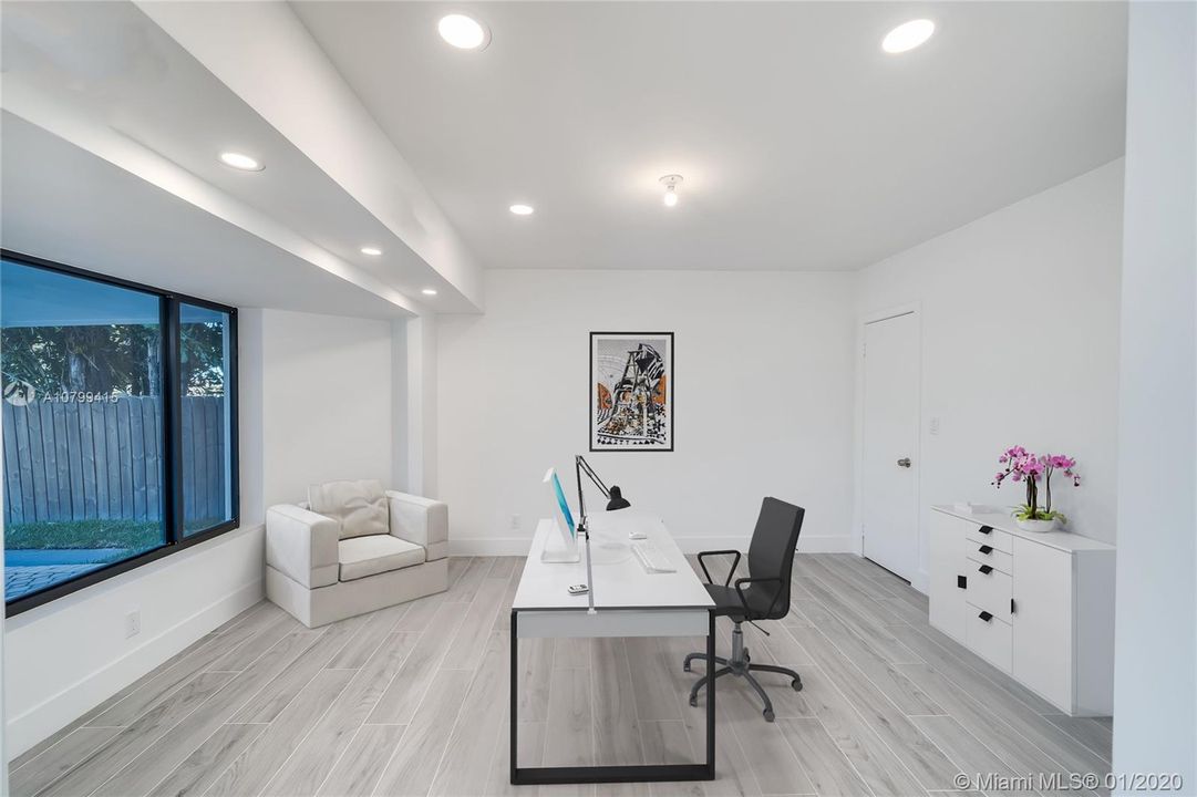Vendido Recientemente: $1,375,000 (4 camas, 3 baños, 2946 Pies cuadrados)