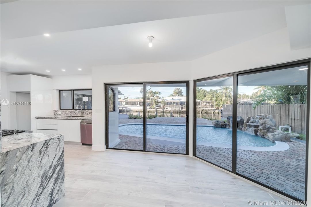 Vendido Recientemente: $1,375,000 (4 camas, 3 baños, 2946 Pies cuadrados)
