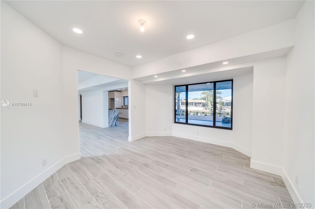 Vendido Recientemente: $1,375,000 (4 camas, 3 baños, 2946 Pies cuadrados)