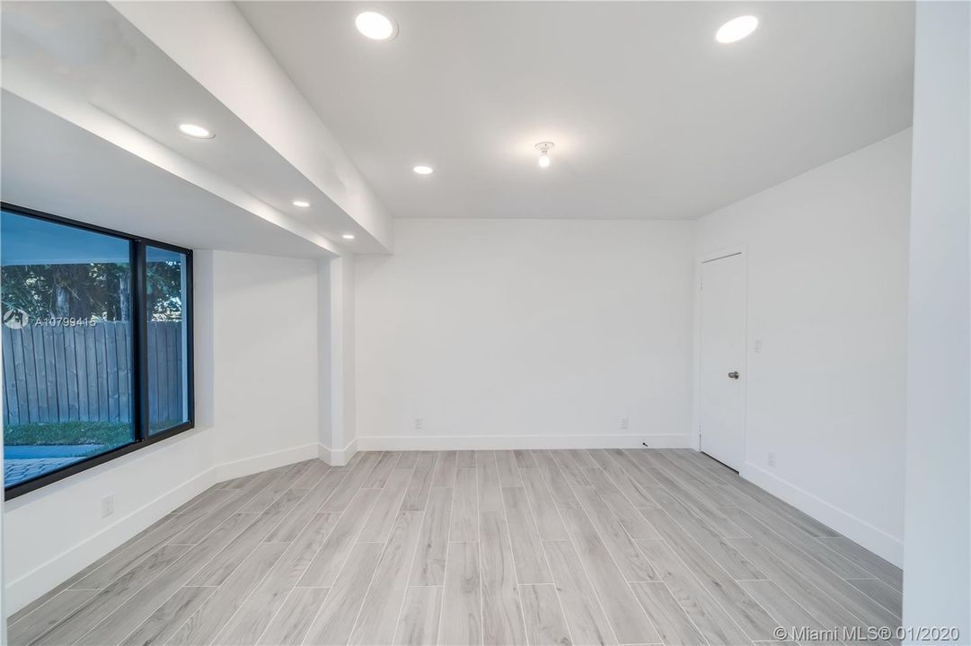 Vendido Recientemente: $1,375,000 (4 camas, 3 baños, 2946 Pies cuadrados)