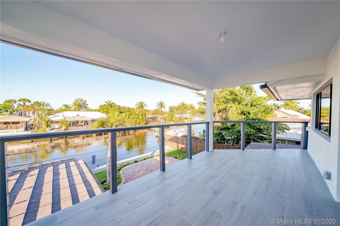 Vendido Recientemente: $1,375,000 (4 camas, 3 baños, 2946 Pies cuadrados)