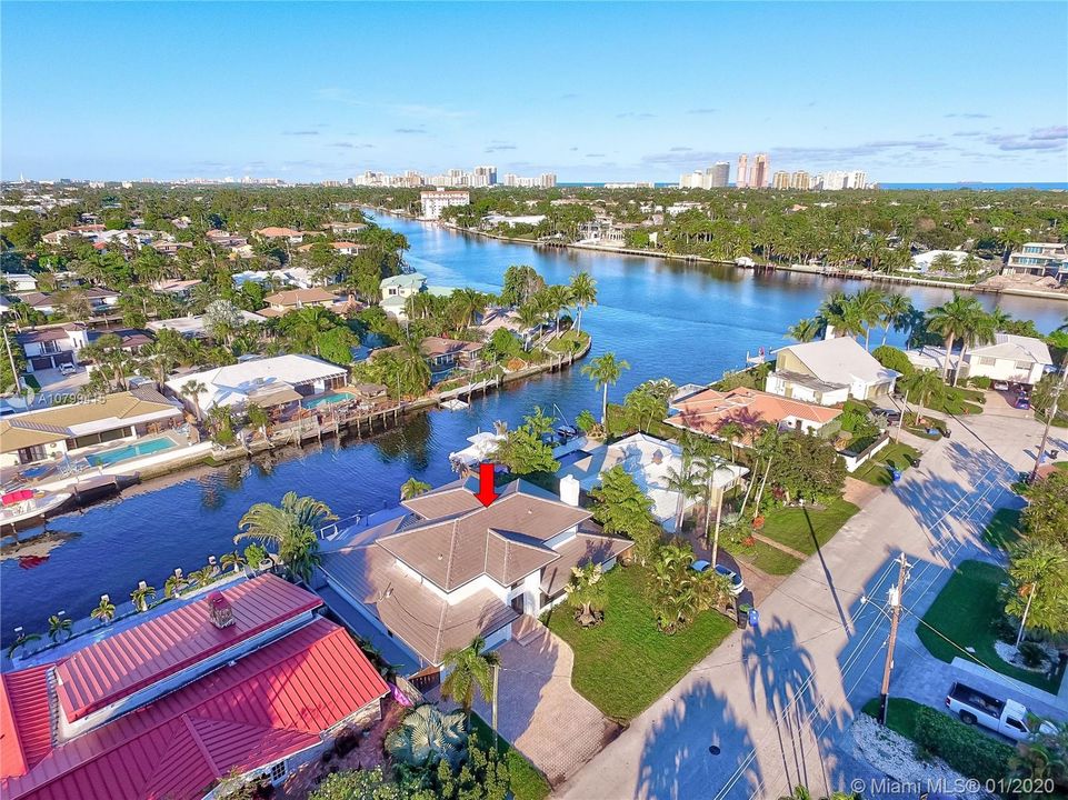 Vendido Recientemente: $1,375,000 (4 camas, 3 baños, 2946 Pies cuadrados)