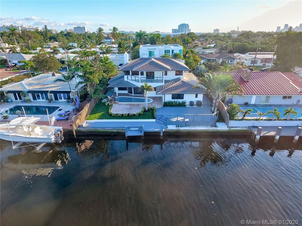 Vendido Recientemente: $1,375,000 (4 camas, 3 baños, 2946 Pies cuadrados)