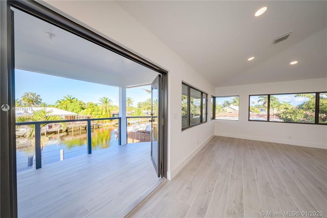 Vendido Recientemente: $1,375,000 (4 camas, 3 baños, 2946 Pies cuadrados)