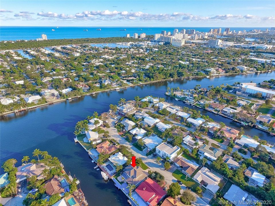 Vendido Recientemente: $1,375,000 (4 camas, 3 baños, 2946 Pies cuadrados)