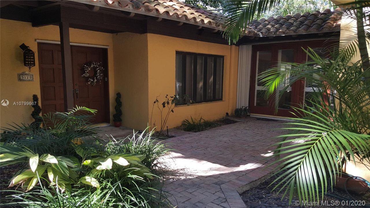 Recently Sold: $2,985,000 (7 beds, 6 baths, 4857 Square Feet)