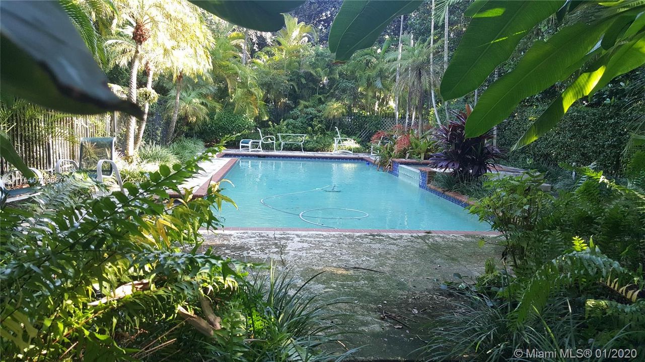 Recently Sold: $2,985,000 (7 beds, 6 baths, 4857 Square Feet)