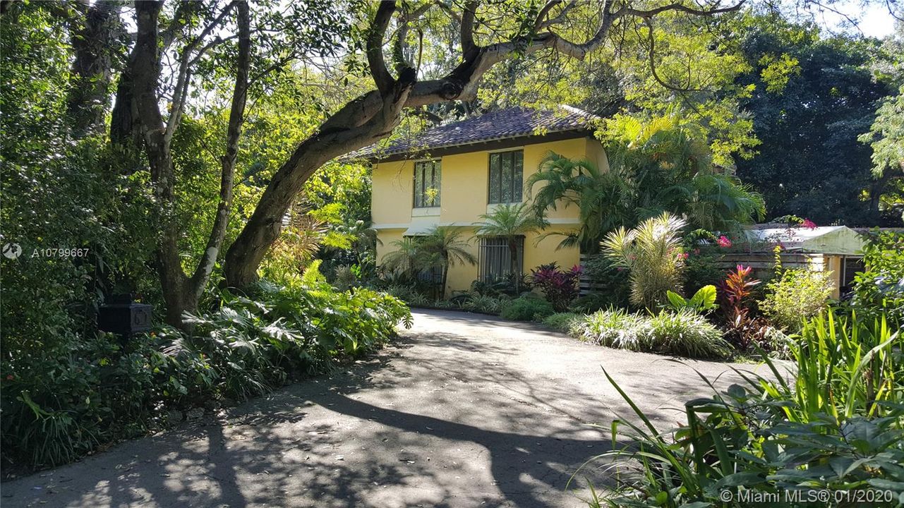 Recently Sold: $2,985,000 (7 beds, 6 baths, 4857 Square Feet)