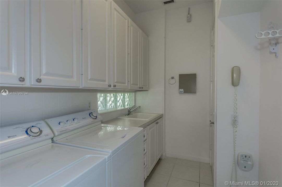 Recently Sold: $419,000 (3 beds, 2 baths, 2000 Square Feet)