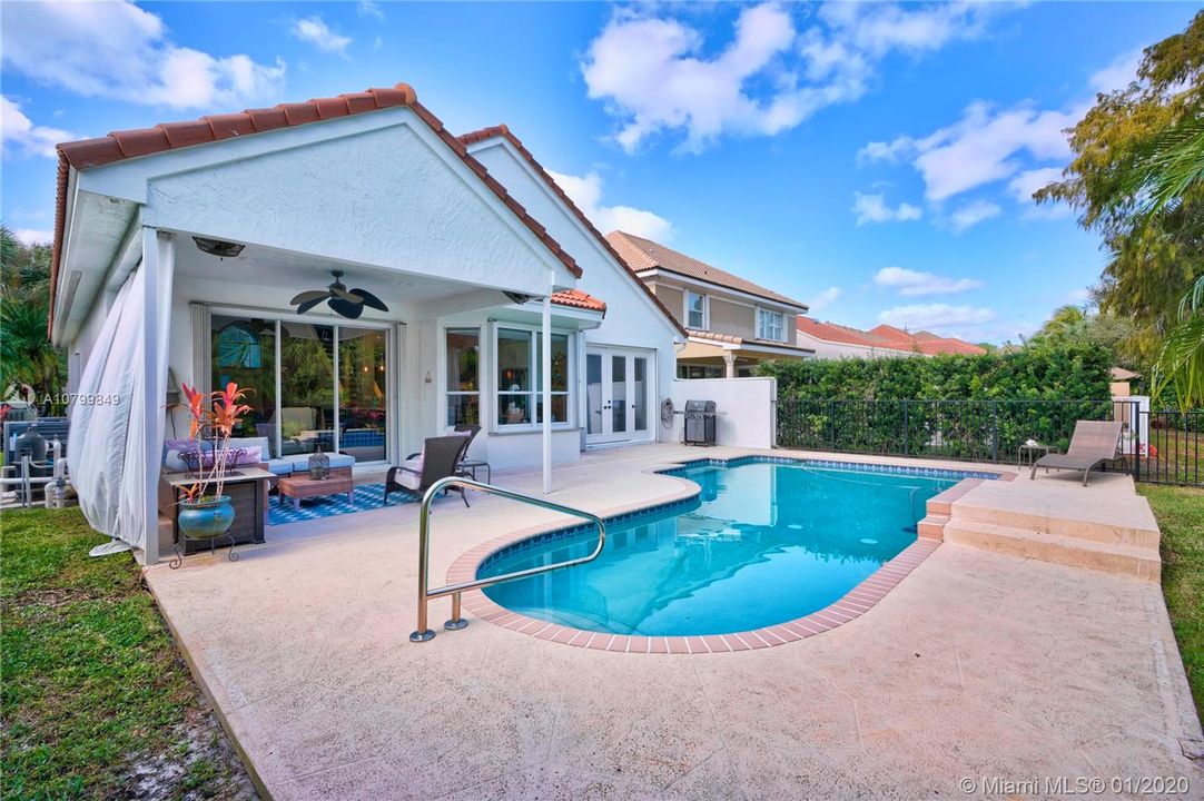 Vendido Recientemente: $620,000 (3 camas, 2 baños, 2492 Pies cuadrados)
