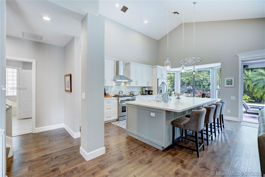Vendido Recientemente: $620,000 (3 camas, 2 baños, 2492 Pies cuadrados)