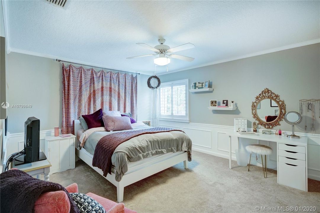 Vendido Recientemente: $620,000 (3 camas, 2 baños, 2492 Pies cuadrados)