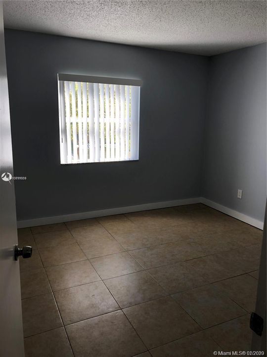 Recently Sold: $129,000 (1 beds, 1 baths, 760 Square Feet)