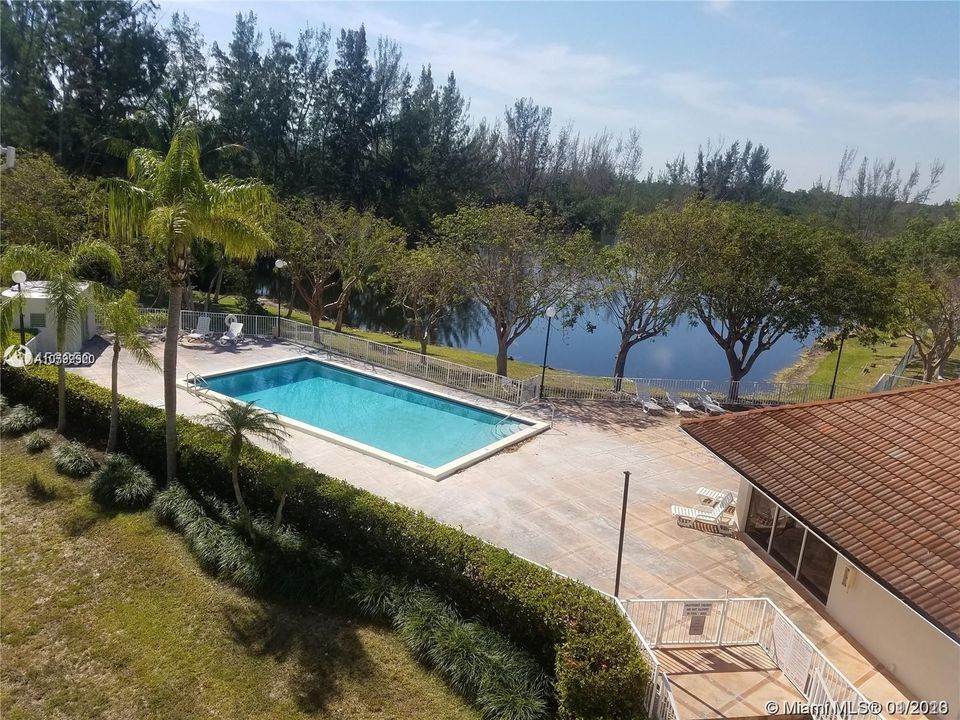 Recently Sold: $129,000 (1 beds, 1 baths, 760 Square Feet)