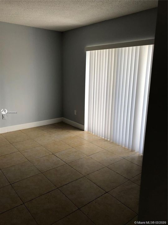 Recently Sold: $129,000 (1 beds, 1 baths, 760 Square Feet)