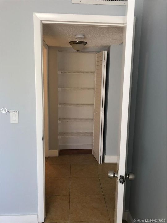 Recently Sold: $129,000 (1 beds, 1 baths, 760 Square Feet)