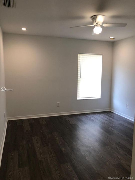Recently Sold: $220,000 (4 beds, 2 baths, 1804 Square Feet)