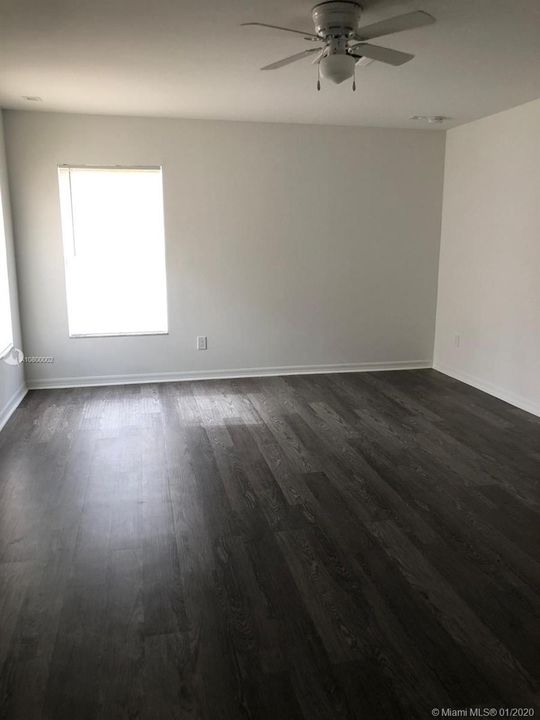 Recently Sold: $220,000 (4 beds, 2 baths, 1804 Square Feet)