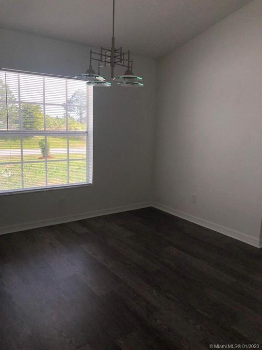 Recently Sold: $220,000 (4 beds, 2 baths, 1804 Square Feet)