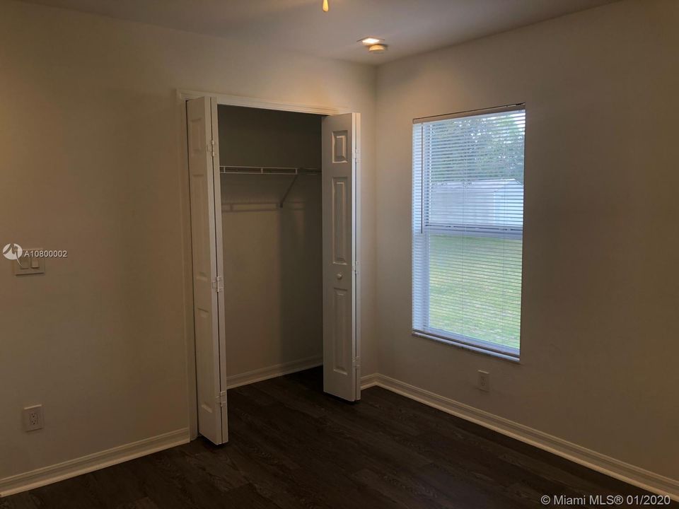 Recently Sold: $220,000 (4 beds, 2 baths, 1804 Square Feet)