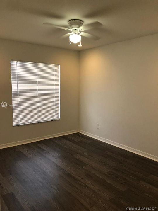 Recently Sold: $220,000 (4 beds, 2 baths, 1804 Square Feet)