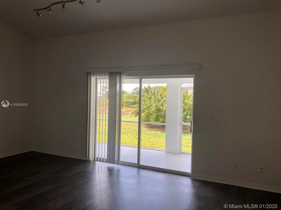 Recently Sold: $220,000 (4 beds, 2 baths, 1804 Square Feet)