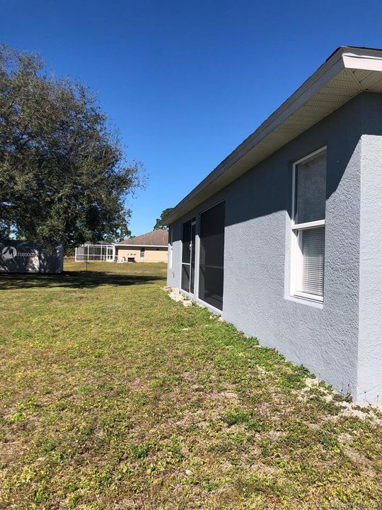 Recently Sold: $220,000 (4 beds, 2 baths, 1804 Square Feet)