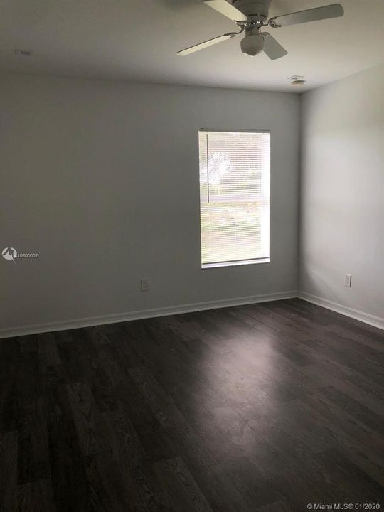 Recently Sold: $220,000 (4 beds, 2 baths, 1804 Square Feet)