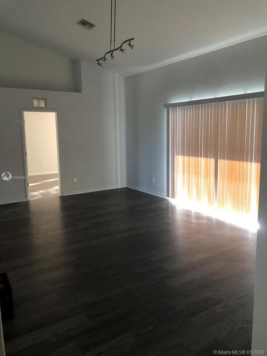 Recently Sold: $220,000 (4 beds, 2 baths, 1804 Square Feet)