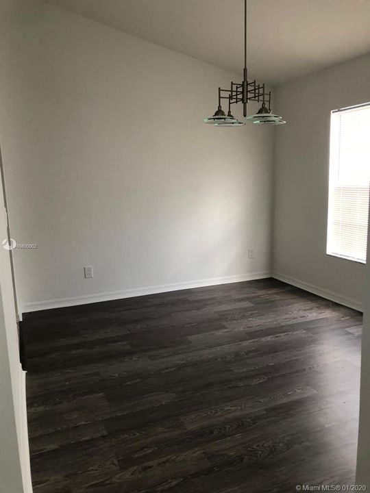 Recently Sold: $220,000 (4 beds, 2 baths, 1804 Square Feet)