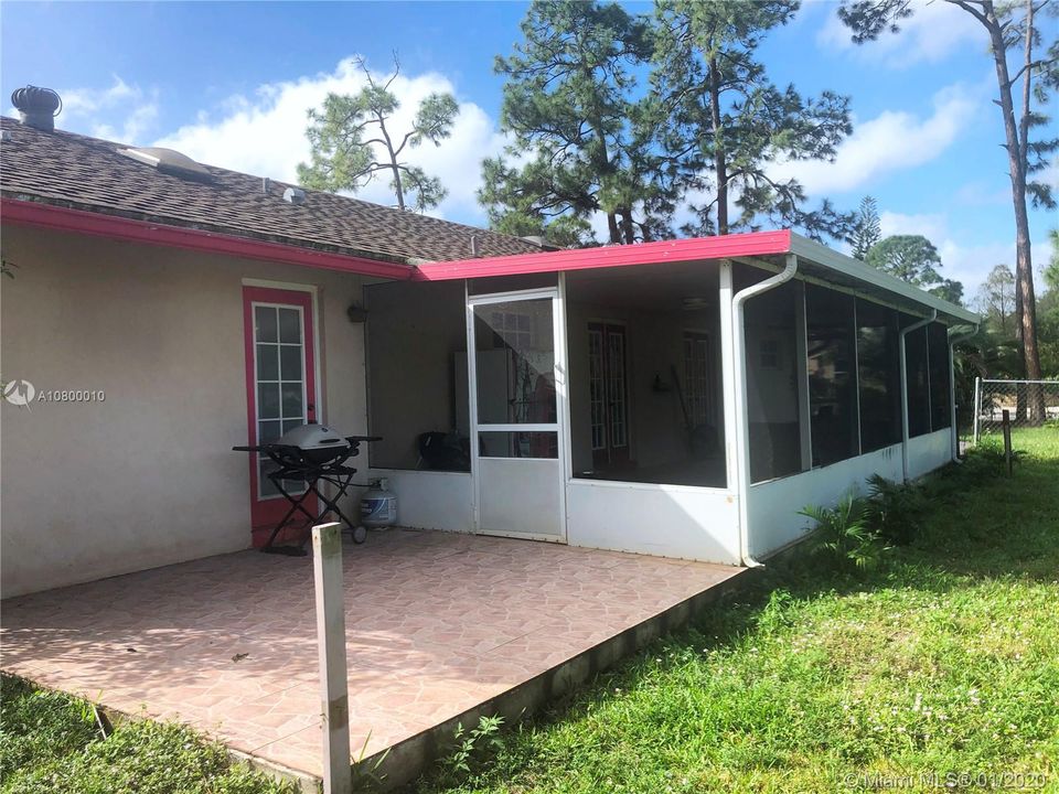 Recently Sold: $325,000 (3 beds, 2 baths, 2025 Square Feet)