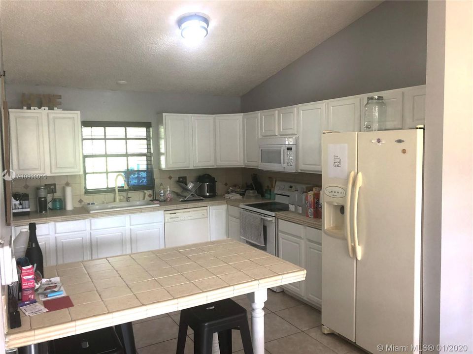 Recently Sold: $325,000 (3 beds, 2 baths, 2025 Square Feet)