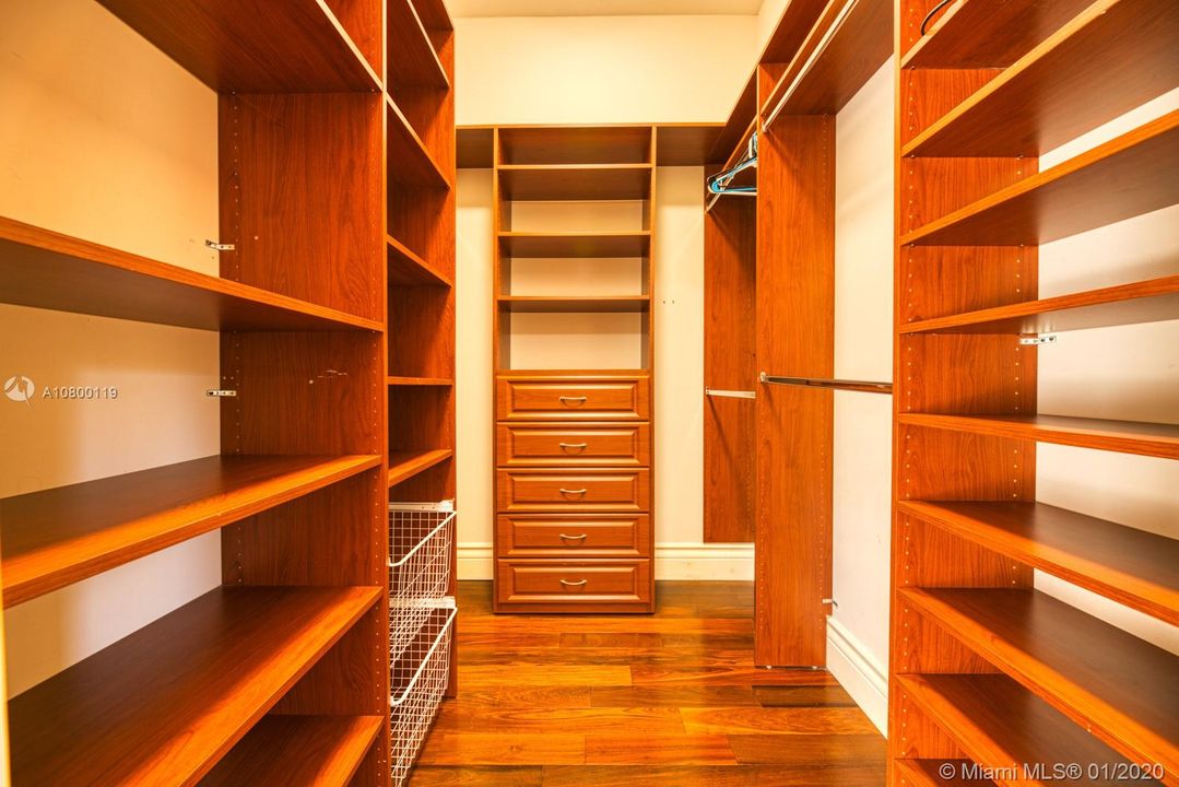 Recientemente alquilado: $12,000 (6 camas, 8 baños, 8438 Pies cuadrados)