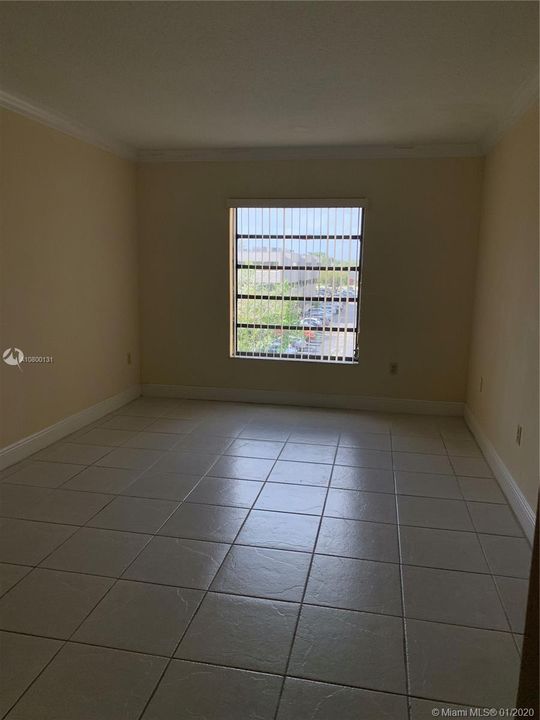 Recently Rented: $1,275 (1 beds, 1 baths, 770 Square Feet)