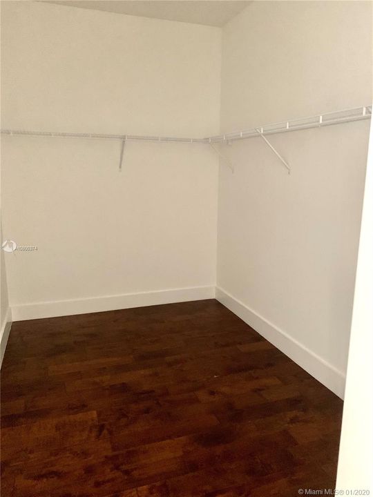 Recientemente alquilado: $4,100 (4 camas, 4 baños, 3030 Pies cuadrados)