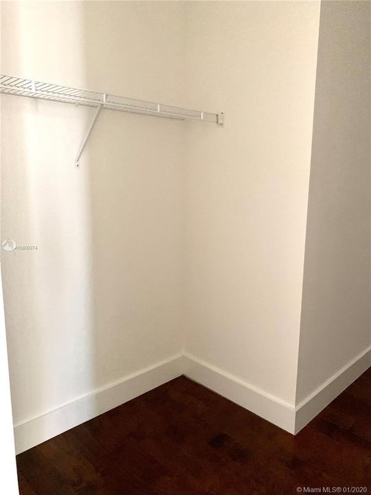 Recientemente alquilado: $4,100 (4 camas, 4 baños, 3030 Pies cuadrados)