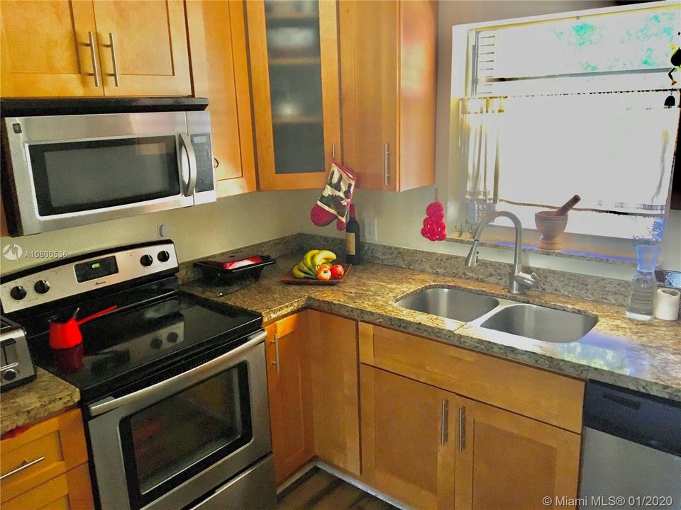 Recently Sold: $120,000 (1 beds, 1 baths, 860 Square Feet)