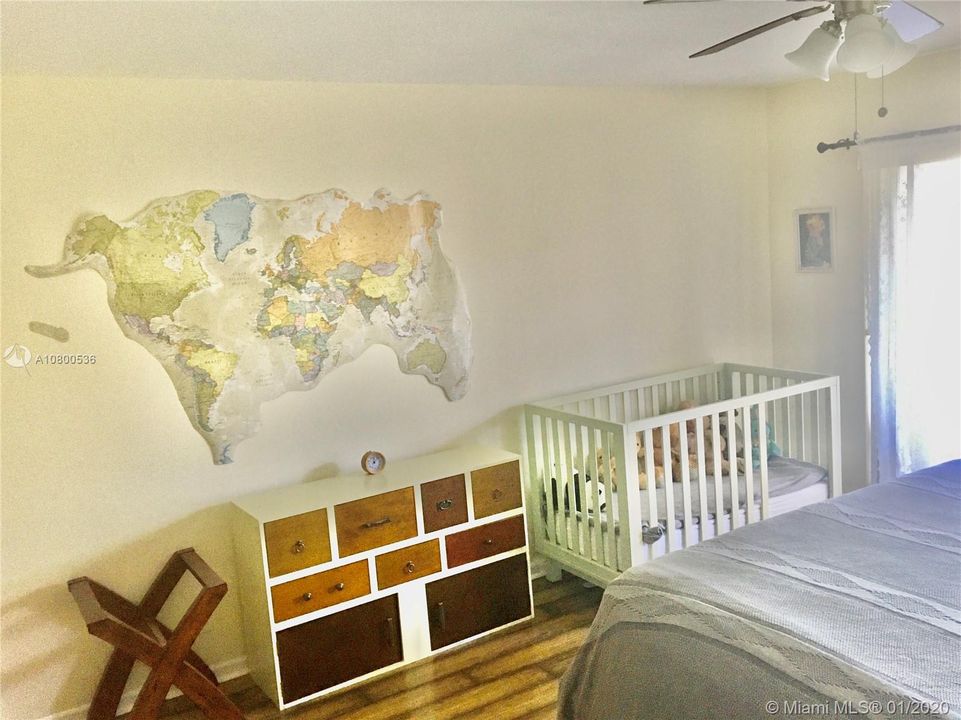 Recently Sold: $120,000 (1 beds, 1 baths, 860 Square Feet)