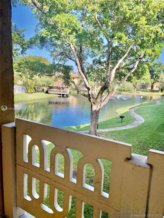 Recently Sold: $120,000 (1 beds, 1 baths, 860 Square Feet)